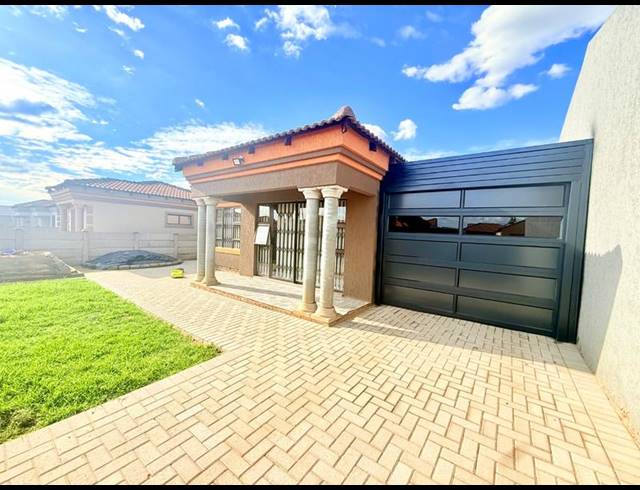 3 BEDROOM HOUSE FOR SALE IN VANDERBIJLPARK CE 4